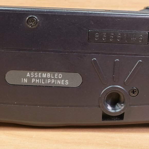 Vintage Pentax Espio 70: 35mm Point and Shoot Film Camera - Picture 8 of 9